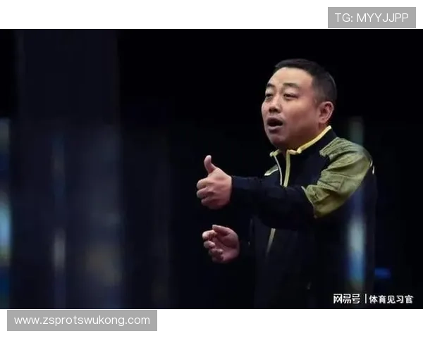 刘国梁下班后居然秒变“沙发土豆”，和赛场上秒杀对手完全不是一个人！