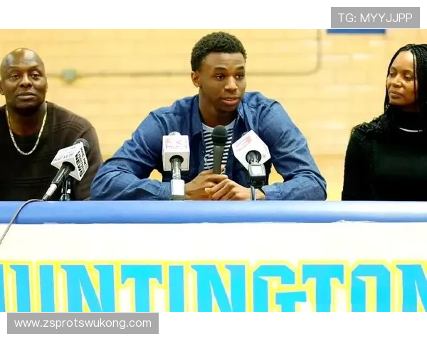 安德鲁·威金斯无球切入创造空间效率提升显著拉开防守差距